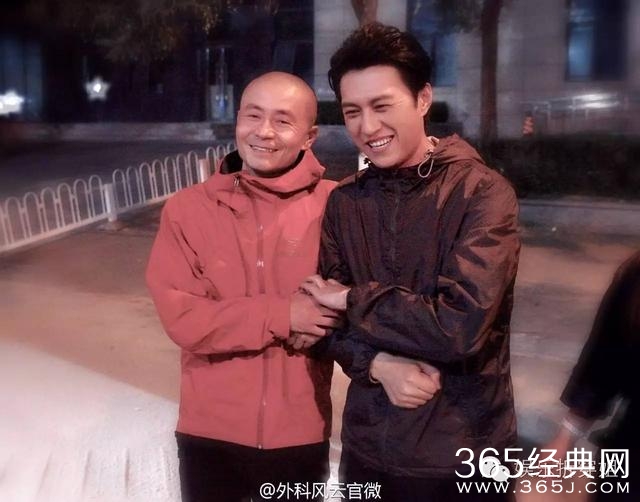 外科风云终于有了消息，靳东大撩白百何
