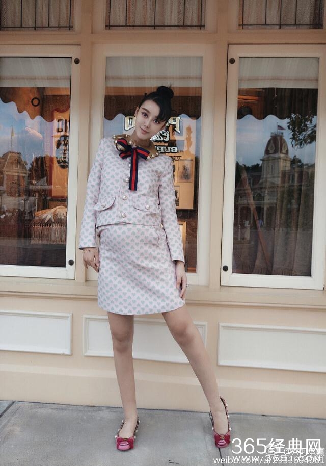 山寨范冰冰晒“怀孕”照 网友：你这肚子忽大忽小 怀了哪吒？