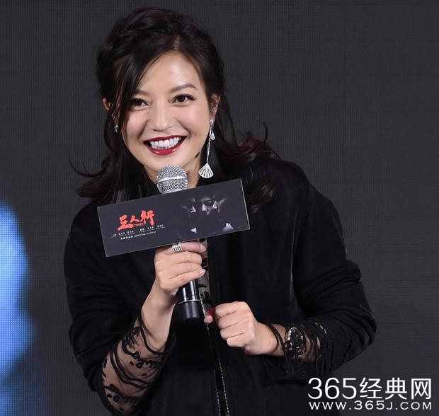 厚粉底都遮不住的皮肤老化，岁月这把杀猪刀怎么对赵薇格外凶残呢