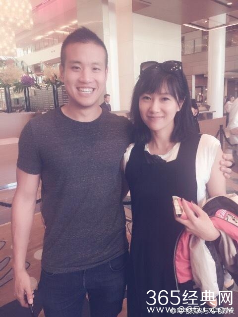 厚粉底都遮不住的皮肤老化，岁月这把杀猪刀怎么对赵薇格外凶残呢