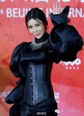 罗志祥女友周扬青不但家底厚有背景，讨婆婆欢心更是有一套