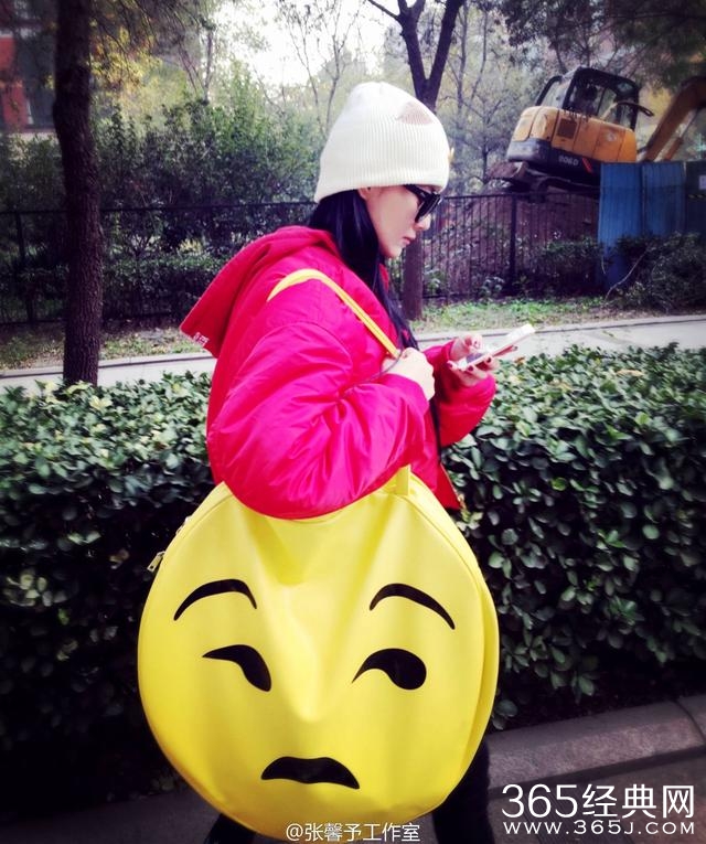 张馨予高调出门，这样的造型不被路人认出来才怪！