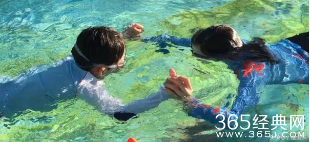 5岁身高似9岁 李嘉欣狂操囝囝体能