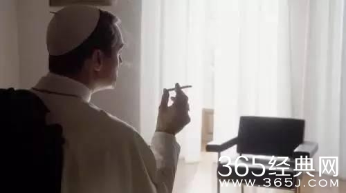比《西部世界》更值得一追的年度神剧！裘德洛演教皇，帅到没朋友