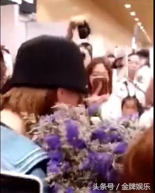 看看郑爽的待遇，这才是有真粉丝的明星！