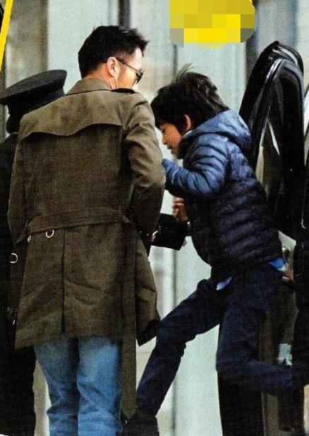 谢霆锋带儿子游玩显父爱，锋芝复合有望？