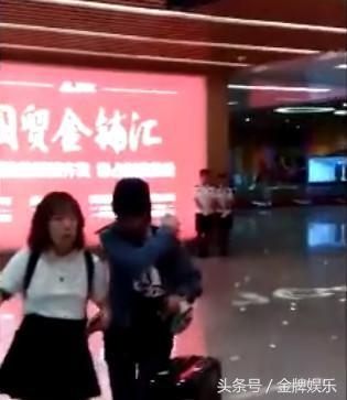 看看郑爽的待遇，这才是有真粉丝的明星！