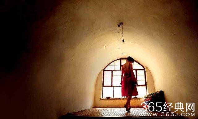 一个男人和母女四人的情感纠葛，誉为中国版《西西里的美丽传说》