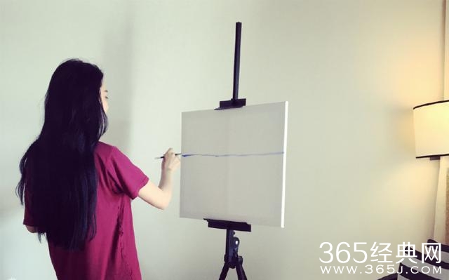 网友却怒斥张馨予摆拍假画，画画步骤还能假？