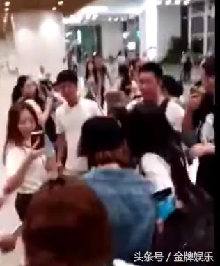 看看郑爽的待遇，这才是有真粉丝的明星！