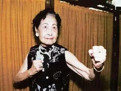 洪金宝奶奶，中国第一女侠原来客串过这么多电影
