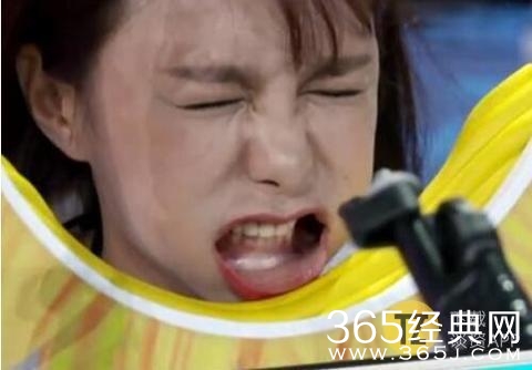 妈呀！沈梦辰下巴里的白色异物是什么，难道是假体？！