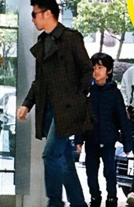 谢霆锋带儿子游玩显父爱，锋芝复合有望？