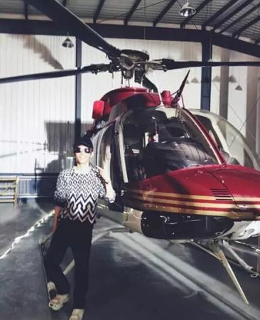 郭敬明又一次炫富，亿万豪宅放架直升飞机！好土豪！