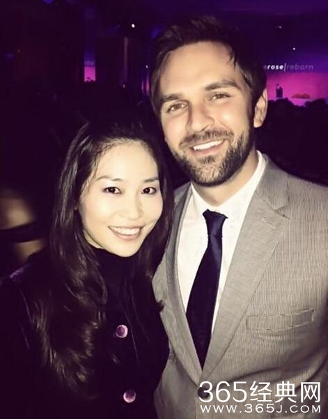 张艺谋小31岁娇妻曝光，大女儿遭老外玩耍抛弃，终身痛恨巩俐！