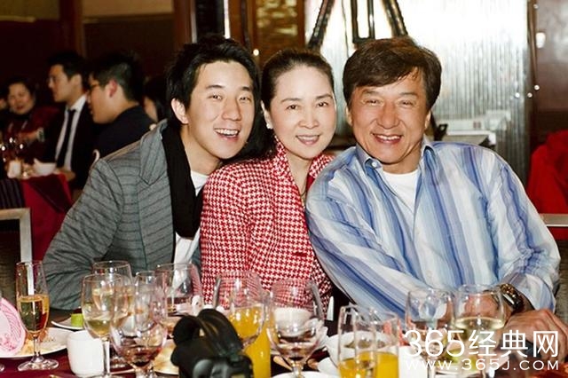 成龙首谈林凤娇：“我们没有爱情，因为房祖名才结婚”