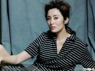 曾是星爷的御用女星，美过王祖贤，艳过关芝琳，淡出演艺圈成这样