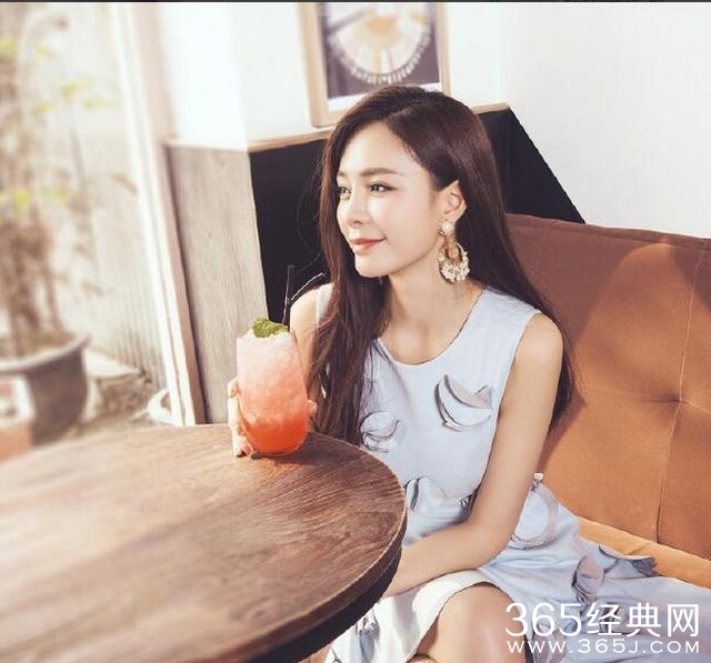 张靓颖婚房像城堡，杨幂的家好古典，但都不如钟丽缇家有生活气息