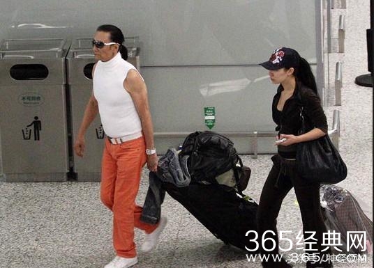 谢贤不愧是谢霆锋爹，8年的爷孙恋，80岁迎来第三婚！