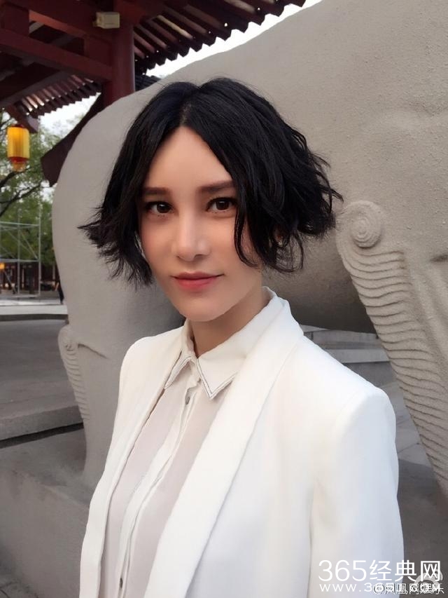 超女冠军尚雯婕又变脸，网友：蛇精脸，下巴是开瓶器！