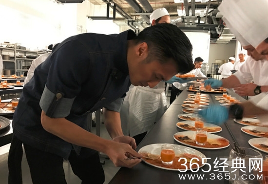 谢霆锋应邀米其林盛宴 跨界大厨介绍中国美食