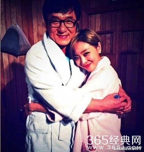 成龙搂过的中外女明星居然有这么多