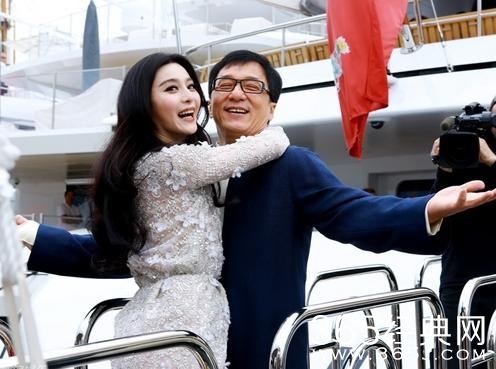 成龙搂过的中外女明星居然有这么多