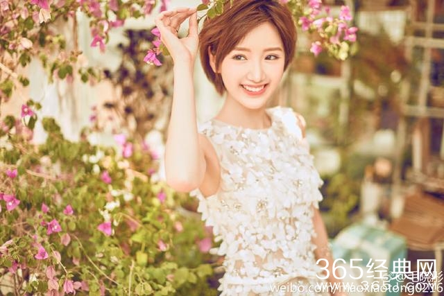 同是一袭拖地长裙，毛晓彤和唐嫣的差距挺大的