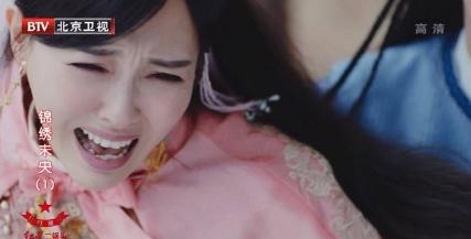 唐嫣拍戏又吃口香糖？粉丝：牙就长那样啊，唐嫣的锅背的真冤！