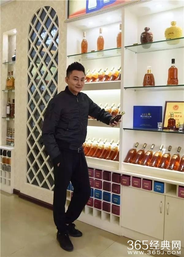 刘德华的御用替身竟是广西人，简直一毛一样