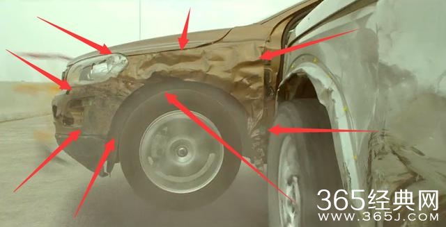 甄子丹首演的古惑仔武打片《特殊身份》，穿帮8个镜头