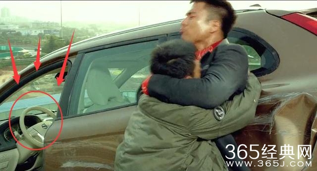 甄子丹首演的古惑仔武打片《特殊身份》，穿帮8个镜头