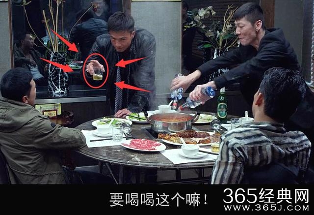 甄子丹首演的古惑仔武打片《特殊身份》，穿帮8个镜头