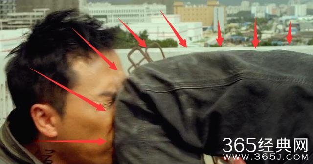甄子丹首演的古惑仔武打片《特殊身份》，穿帮8个镜头