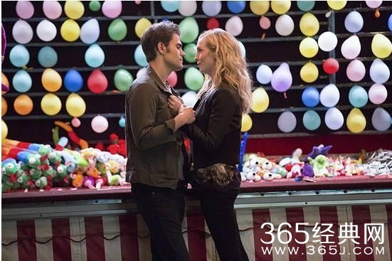 吸血鬼日记：斯特凡和卡洛琳都挣扎于泰勒之死