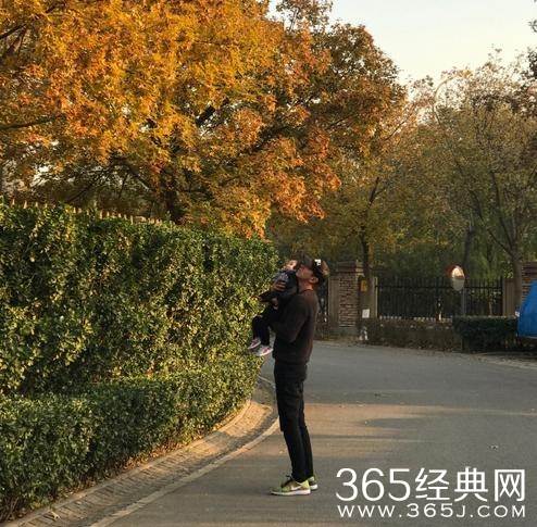 张亮女儿正面照首曝光，天天妹妹颜值高