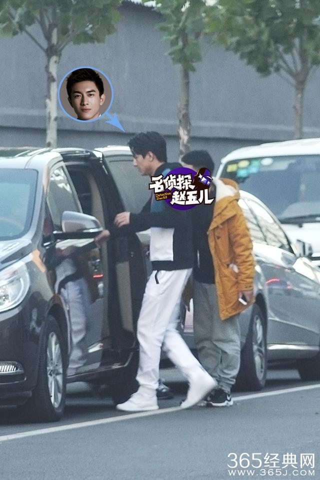 林更新穿军大衣有颜任性 粉丝不惧严寒尖叫造势