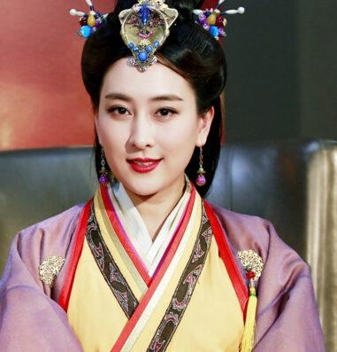 嫌《如懿传》里董洁老？《芈月传》里的那些“少女脸”表示不服！