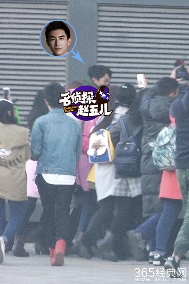 林更新穿军大衣有颜任性 粉丝不惧严寒尖叫造势