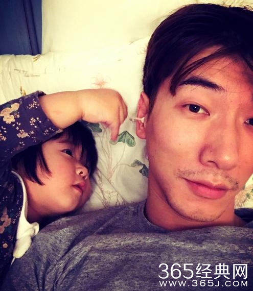 张亮女儿正面照首曝光，天天妹妹颜值高