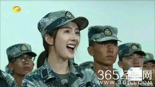 真男直播孙杨上新闻联播，杨幂王威等人都看呆了满脸的骄傲！