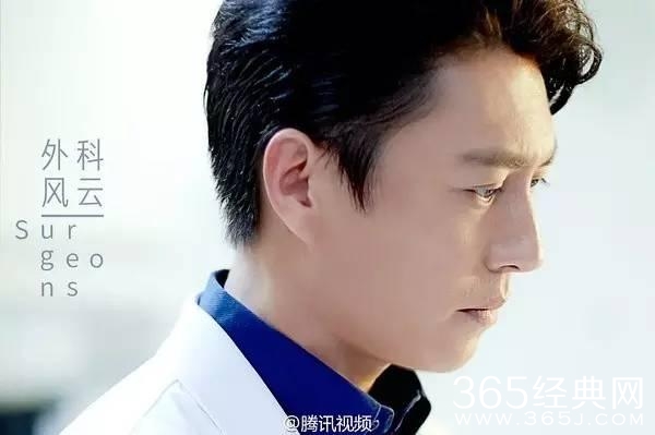 靳东陈道明拍戏被偷拍，喝下午茶被偷拍，关键是被偷拍都太有型