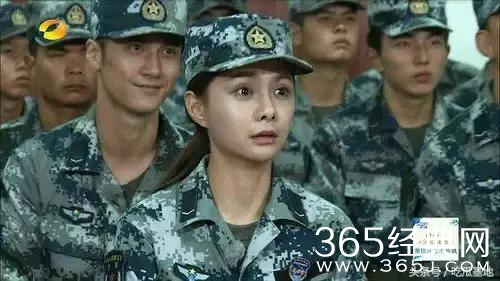 真男直播孙杨上新闻联播，杨幂王威等人都看呆了满脸的骄傲！