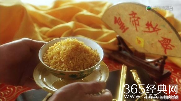 影视剧里的美食：洪七公的叫花鸡，周星驰的烧鸡翅，最后一样亮了