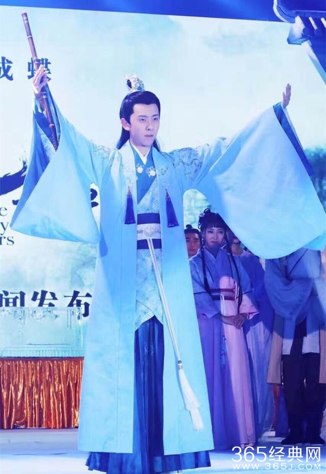 新版梁祝开拍，男生反串出演祝英台，美到爆，与马文才更有CP感