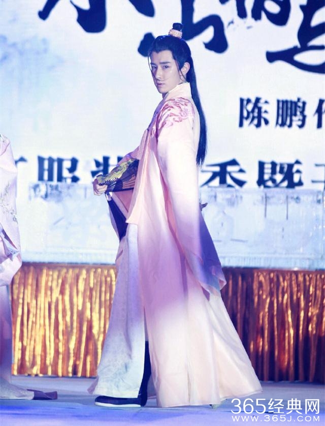 新版梁祝开拍，男生反串出演祝英台，美到爆，与马文才更有CP感