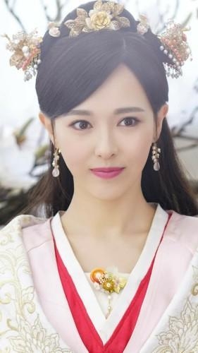 东汉末年分三国，而如今电视剧被她们五分天下，敢问谁与争锋