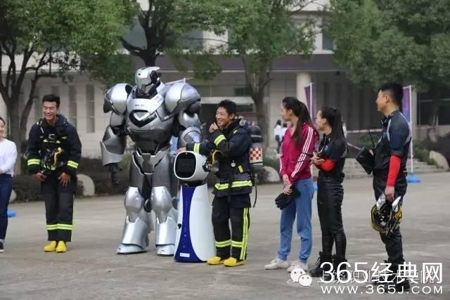 李易峰、鹿晗、撒贝宁、阿拉蕾近期一大波明星涌入江西，发生了啥？