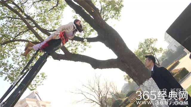 《放弃我抓紧我》花絮揭秘“飞来横吻”  天上掉下个陈乔恩