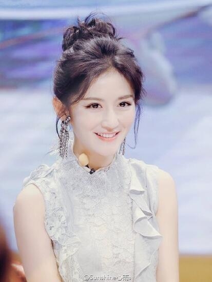 谢娜自曝很节俭：把何炅掉厕所的手机买来用